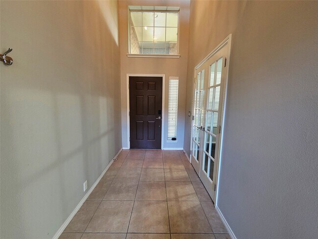 Foto del edificio - 17006 Cherokee Lake Ln