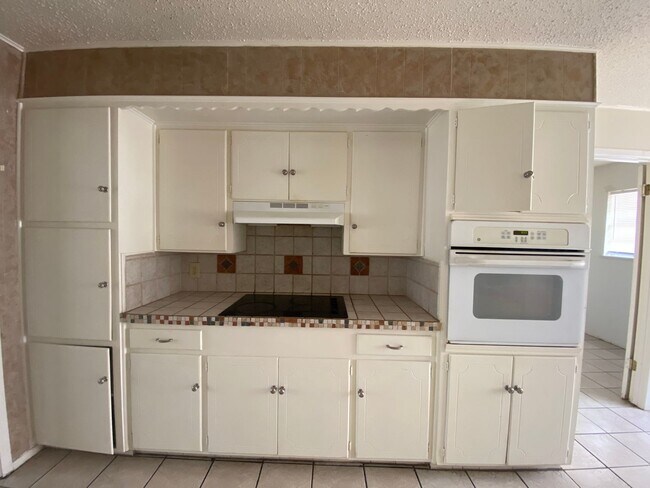 Foto del edificio - MUST SEE!!!!! Newly rehabbed 3 bedroom 2 b...