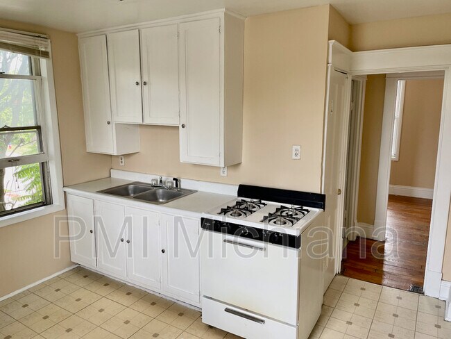 Foto del edificio - 602 W 6th St