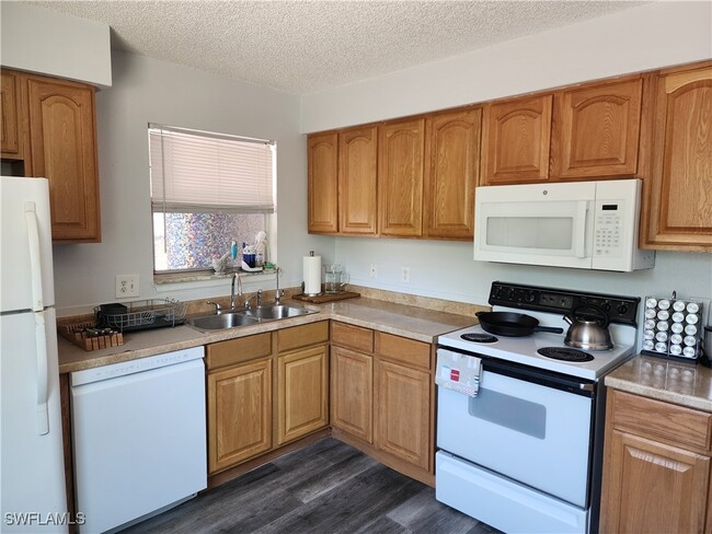 Building Photo - 12819 Kellywood Cir