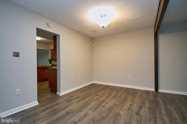 Foto del edificio - 2309 Glade Bank Way