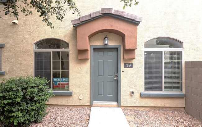 Foto del edificio - 2 Bedroom Condo in the Tre Allagio Community Near N Price Rd and W Elliot Rd!