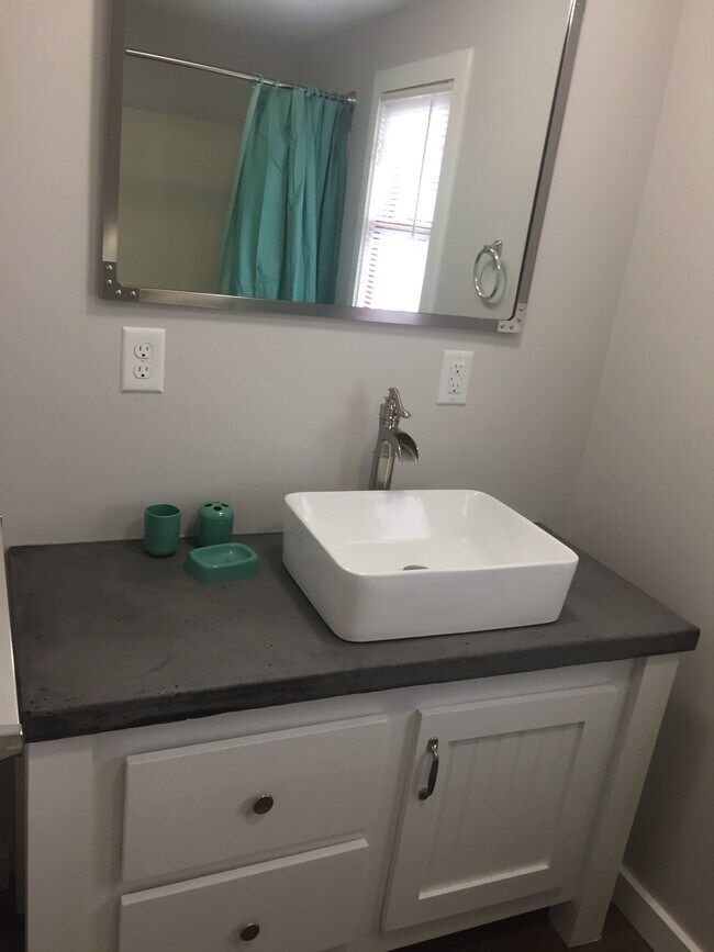 2025 Meighen Ave, Moundsville, WV 26041 House for Rent in Moundsville