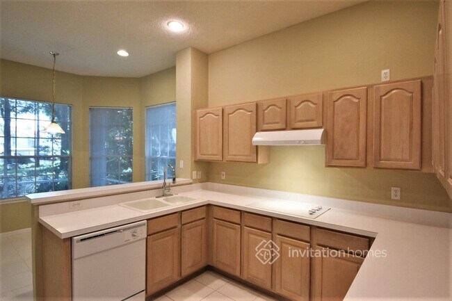 Building Photo - 1213 Brampton Pl