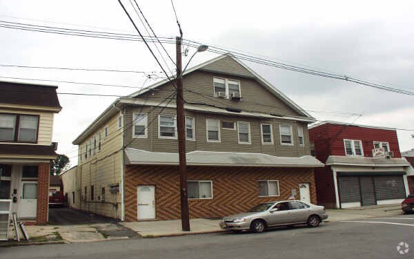 Primary Photo - 237-239 Hollywood Ave