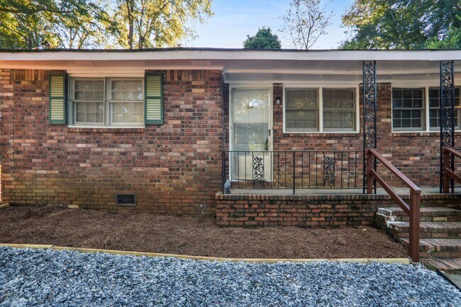 Building Photo - 5713-5715 Alabama St SW