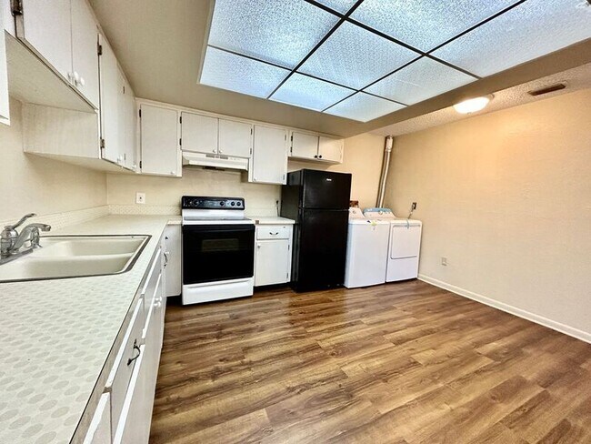 Foto del edificio - 2648 South Dr