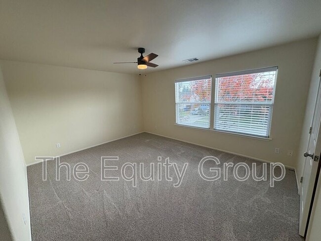 Foto del edificio - 1155 Meadow Ave