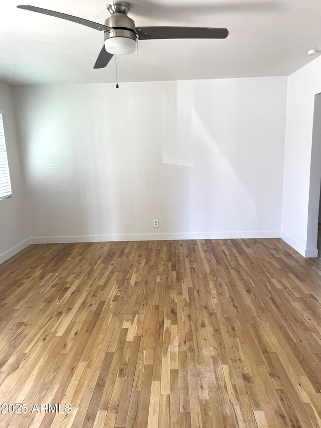 Building Photo - 106 E Linda Ln