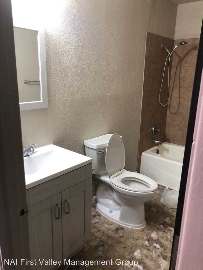 Foto del edificio - 1115 Newberry Ln
