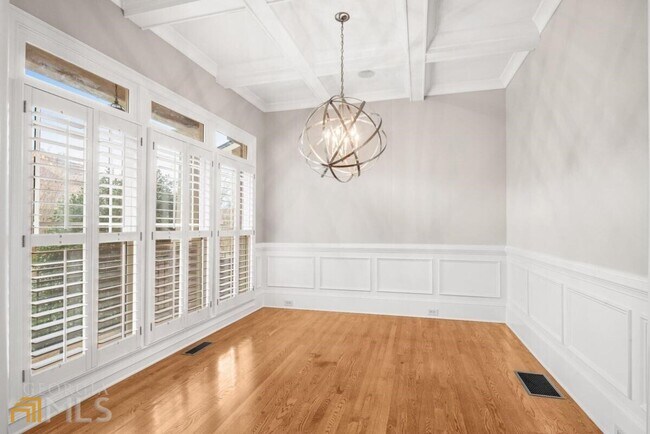 Foto del edificio - 250 Mystic Ridge Hill