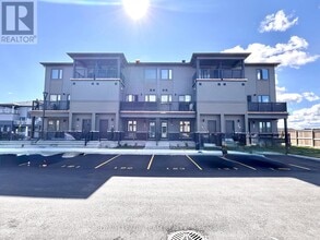 Building Photo - 212 Parnian Private