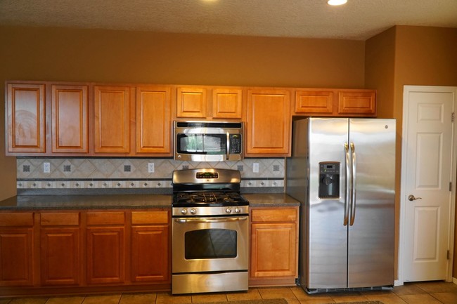 Building Photo - 10101 Nacimiento St NW