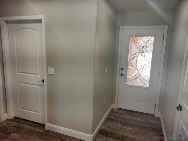 Building Photo - 2115 Roadrunner Dr