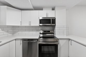 Building Photo - 28 Renwyck Pl