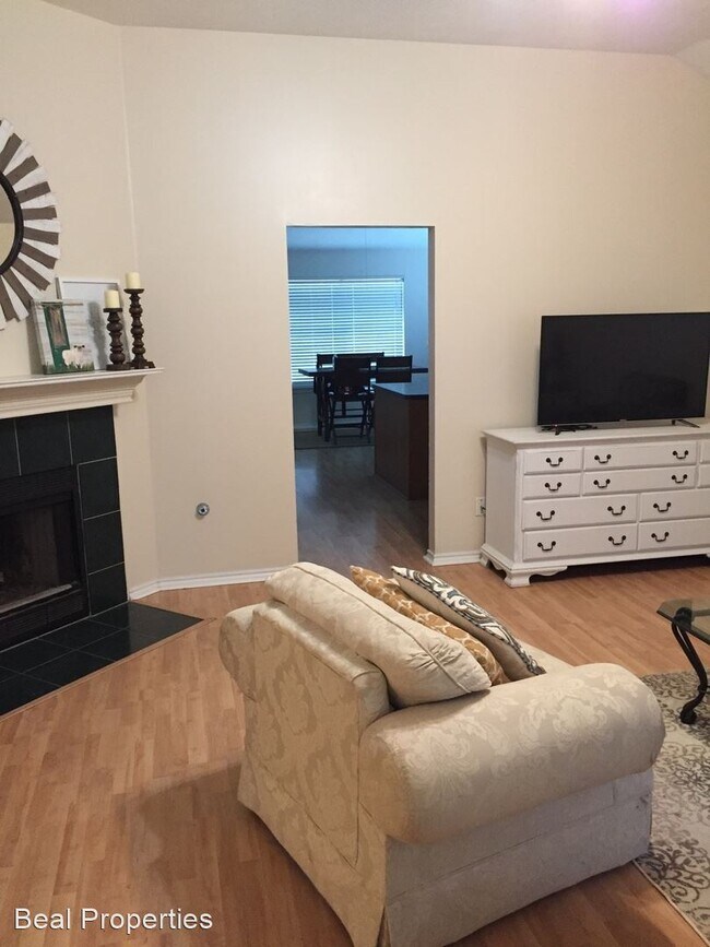 Building Photo - 3 br, 2 bath House - 2300 Carnation Ct