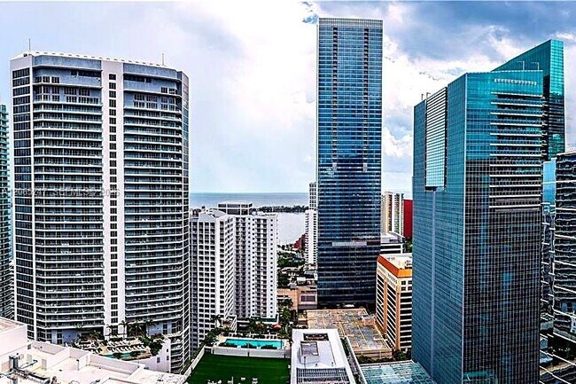 Building Photo - 1200 Brickell Bay Dr