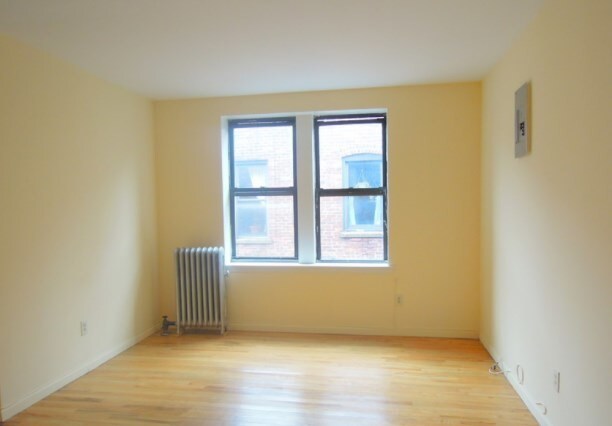 Primary Photo - 603 Isham St