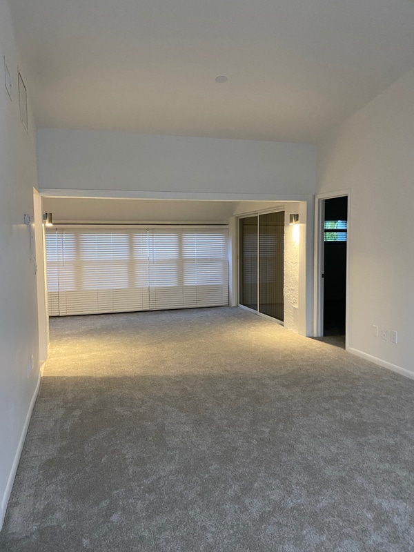 Building Photo - 1401 NE 14th Ct