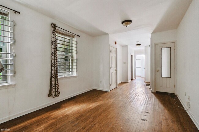 Foto del edificio - 2 br, 1 bath Triplex - 1812 W BERKS ST Unit A