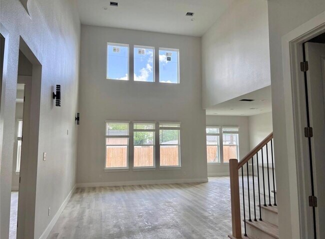Building Photo - 9905 Excaliburs Ct