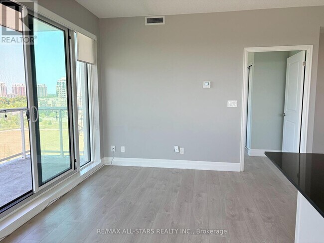 Building Photo - 622-610 ROUGE VALLEY Dr