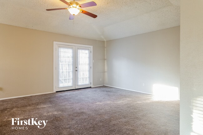 Building Photo - 6906 Zapata Dr