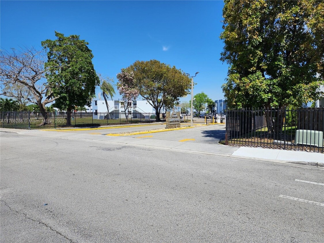 Primary Photo - 6251 SW 131st Ct