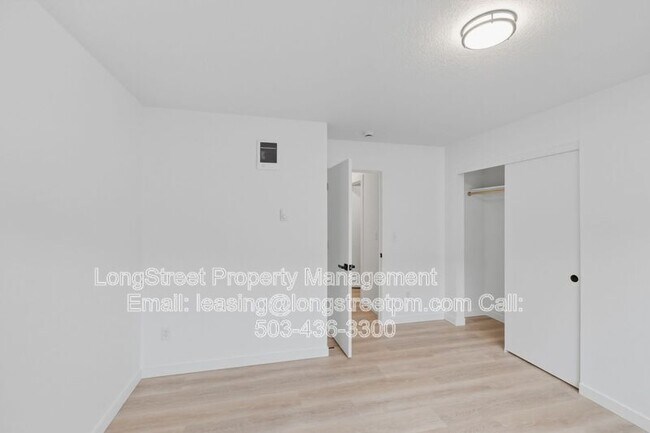 Building Photo - 822 S 19th St