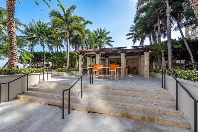Building Photo - 550 Okeechobee Blvd