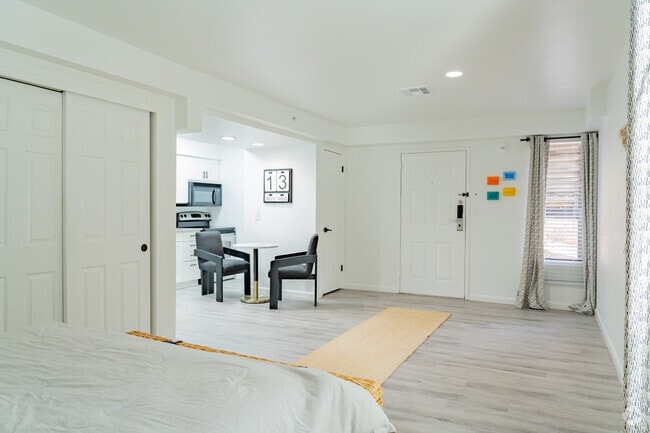 1BR, 1BA - 500SF - Family Room - The District at North Hills