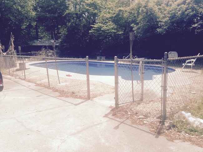 Building Photo - 114 Greenbriar Trail