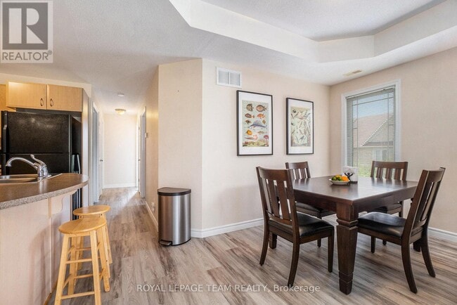 Building Photo - 355-355 Paseo Private