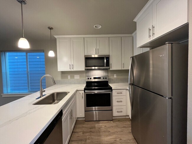 Foto del edificio - 2020 Build ~ 3Bd/ 1.5Ba Home in Hazelwood ...