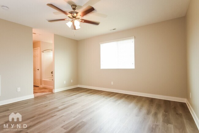 Foto del edificio - 961 Stonehaven Dr