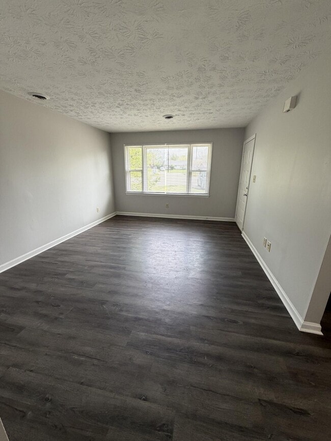 Foto del edificio - 3200 Baird Ct