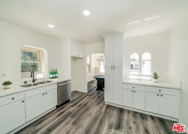 Foto del edificio - 4219 Sunnyside Dr