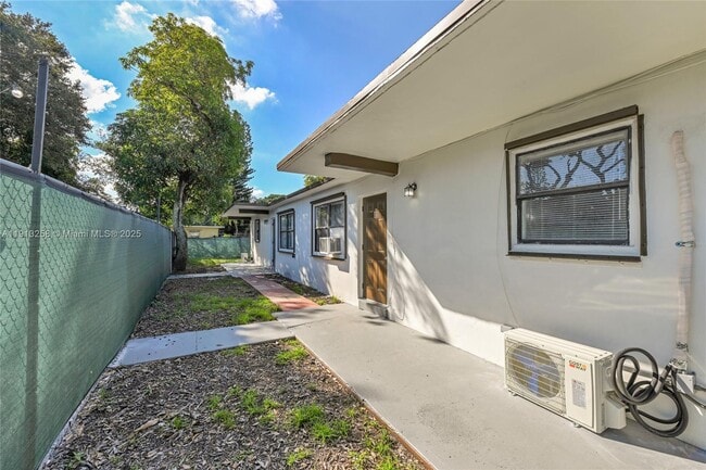 Foto del edificio - 1710 NW 9th St