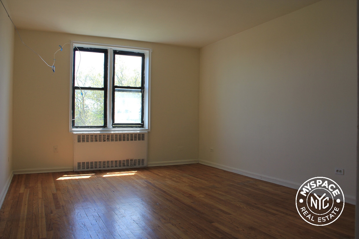 Building Photo - 333 Martense St