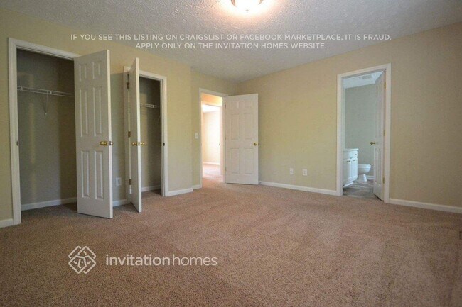Building Photo - 4140 Greenwood Dr