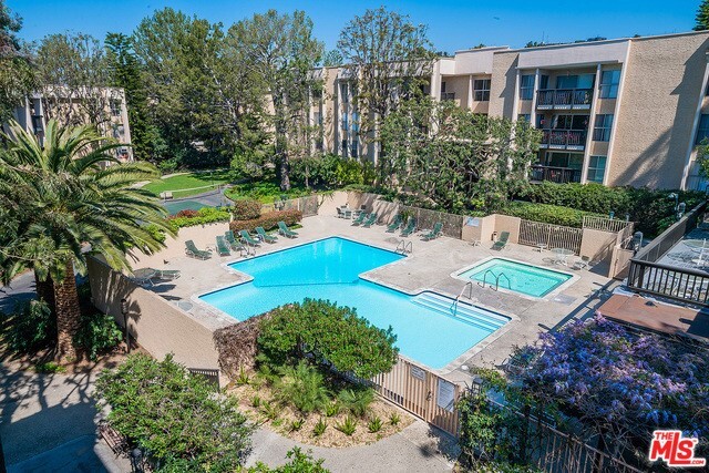 Piscina y spa - 5316 Raintree Cir