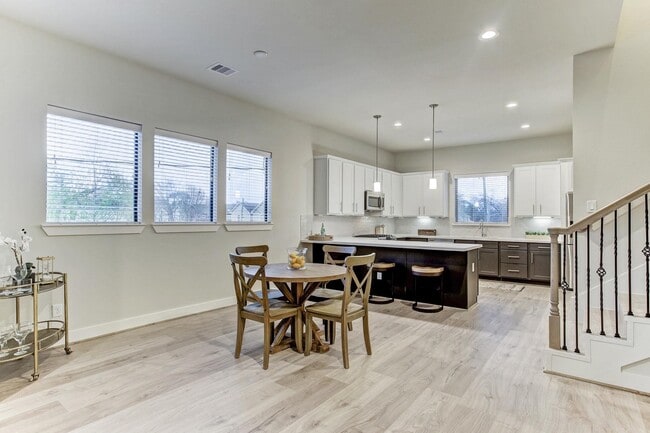 Foto del edificio - 806 Sienna Palm Ln