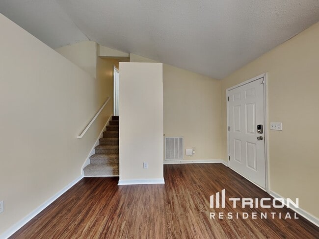 Building Photo - 238 Brookside Dr
