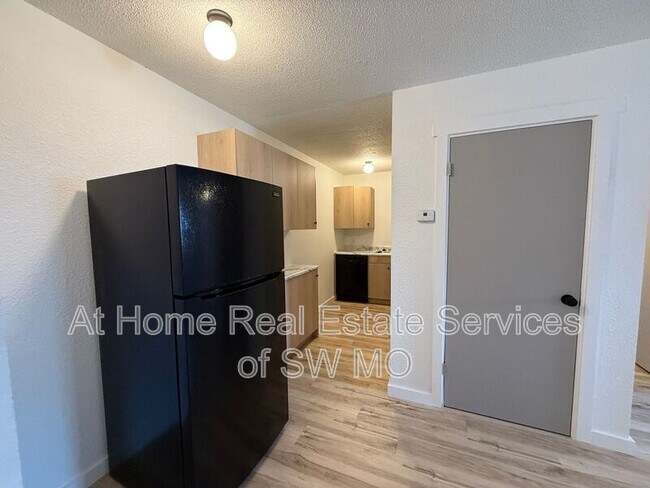 Foto del edificio - 3342 E Linwood St