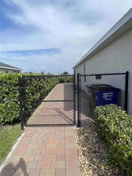 Building Photo - 10817 Marble Brook Blvd