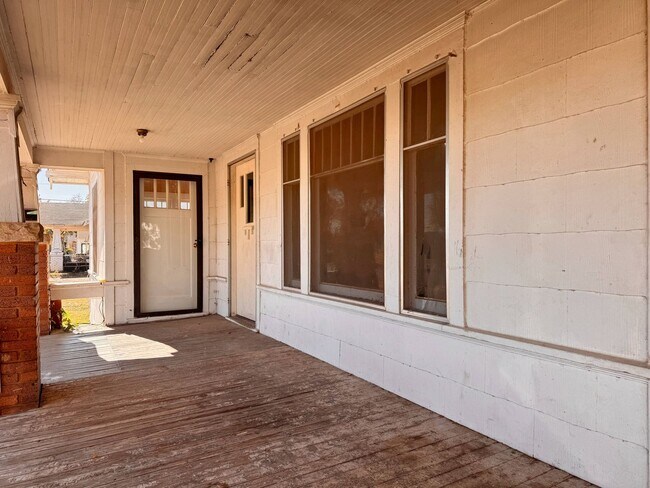 Foto del edificio - 1710 Monroe St