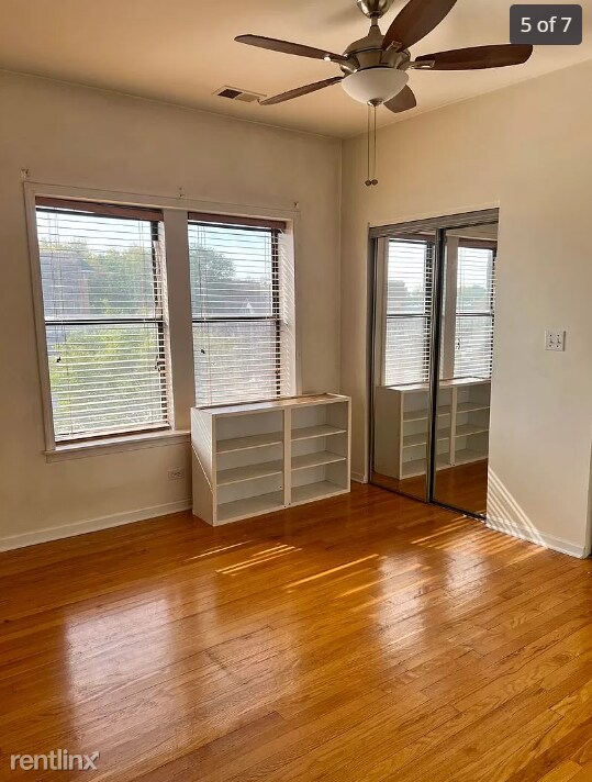 Foto del edificio - 2 br, 1 bath Condo - 2950 West Montrose Av...