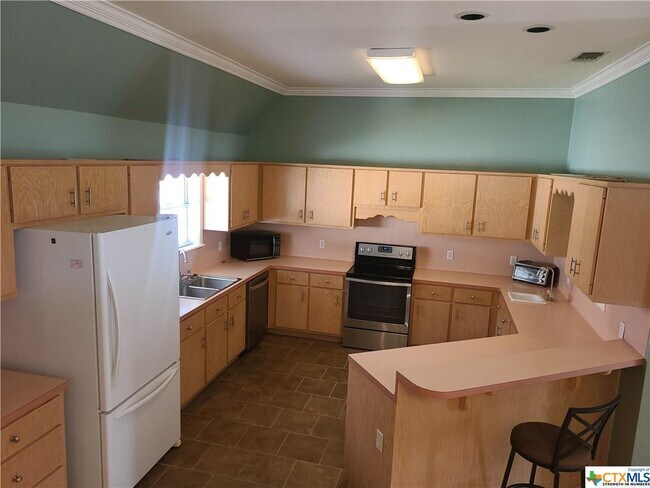 Building Photo - 504 Independence Dr