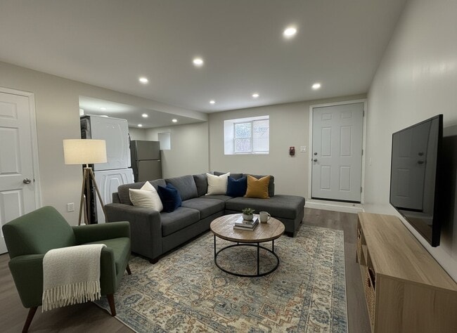 Foto del edificio - 6900 Cedar Park Ave