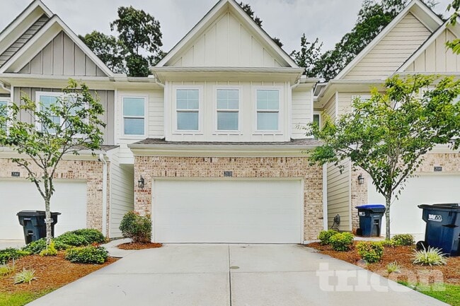 Building Photo - 2070 Rosemary Park Ln